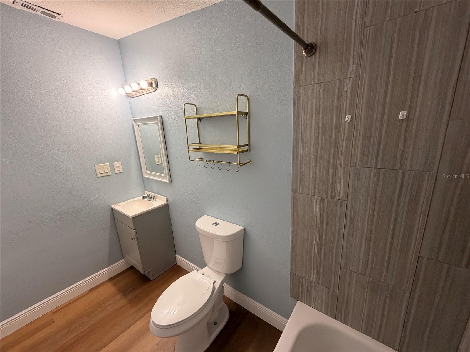 Image 21 of 25 For 603 7th Street