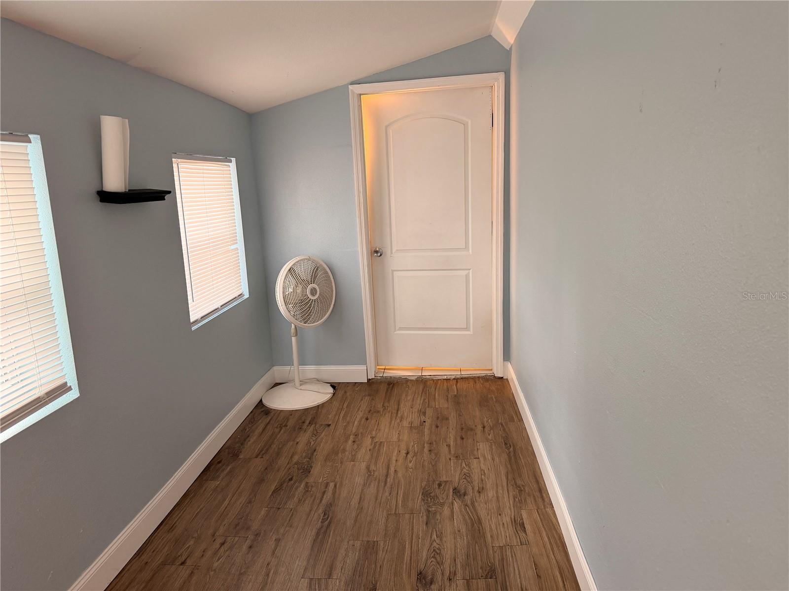 Image 22 of 25 For 603 7th Street