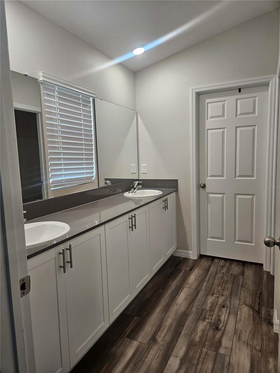 Image 8 of 10 For 1603 Ellesmere Avenue