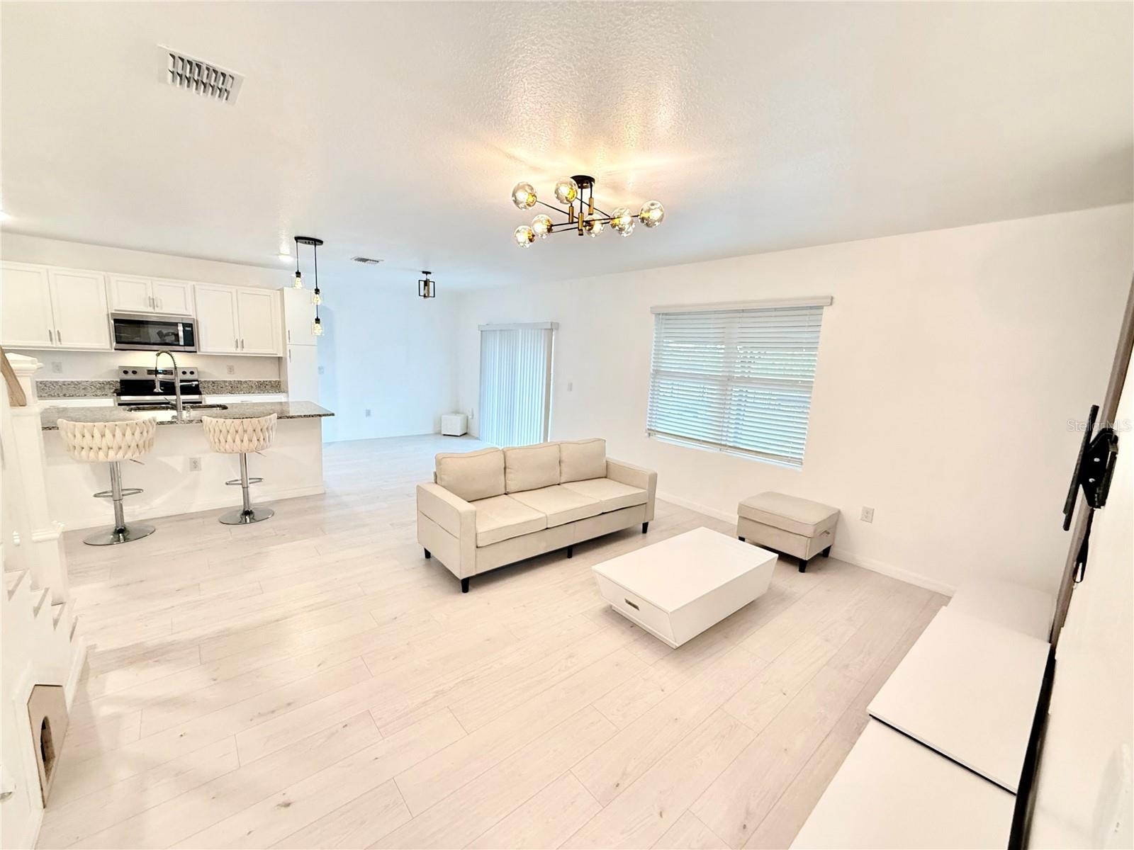 Image 11 of 57 For 2731 House Finch Road