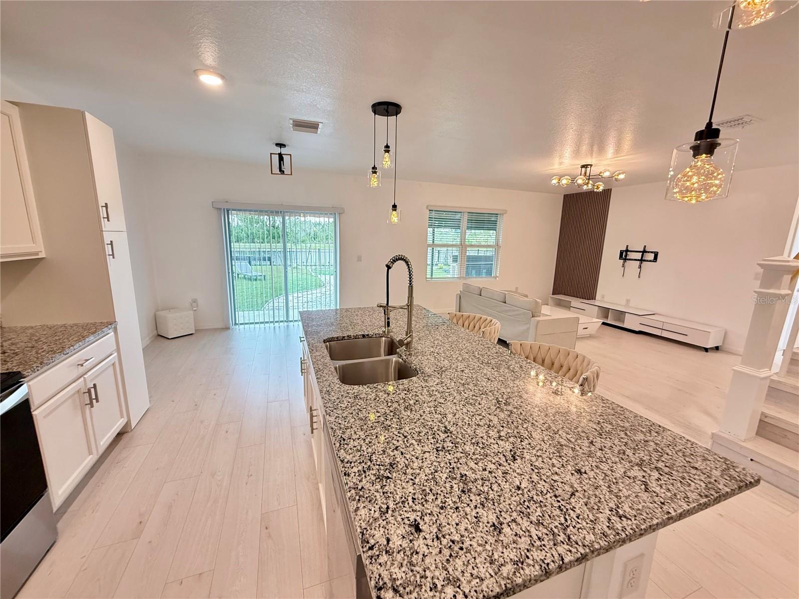 Image 19 of 57 For 2731 House Finch Road