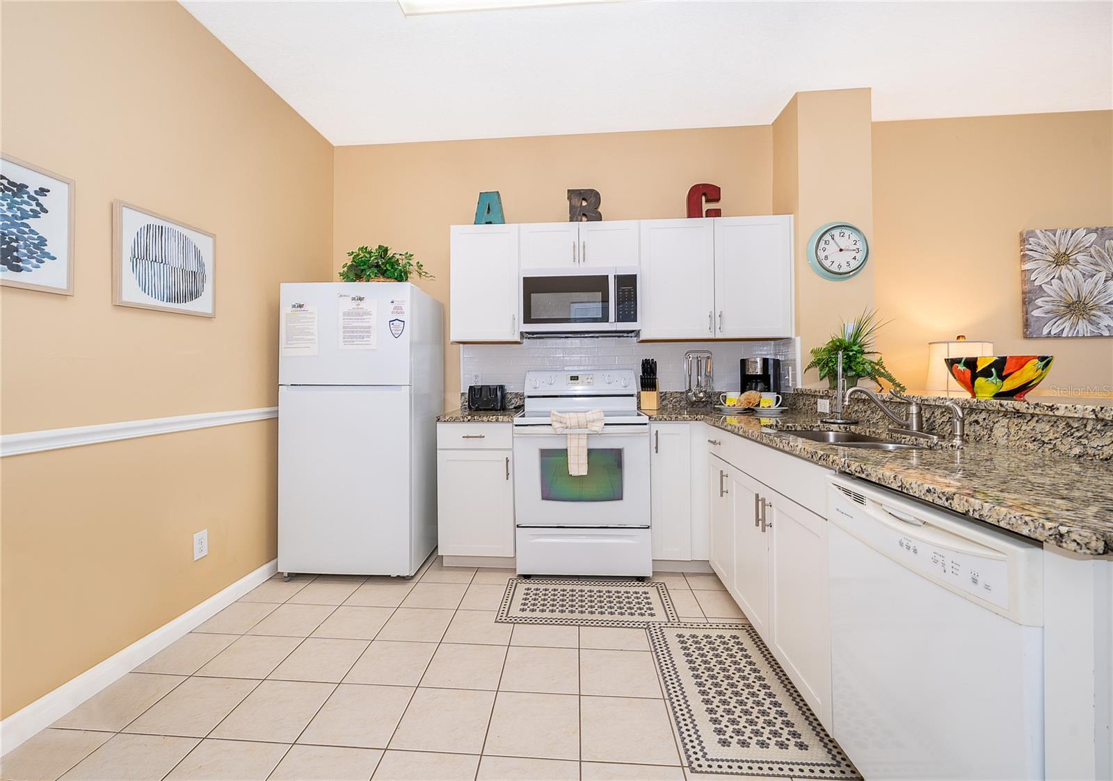 Image 10 of 31 For 2356 Silver Palm Drive