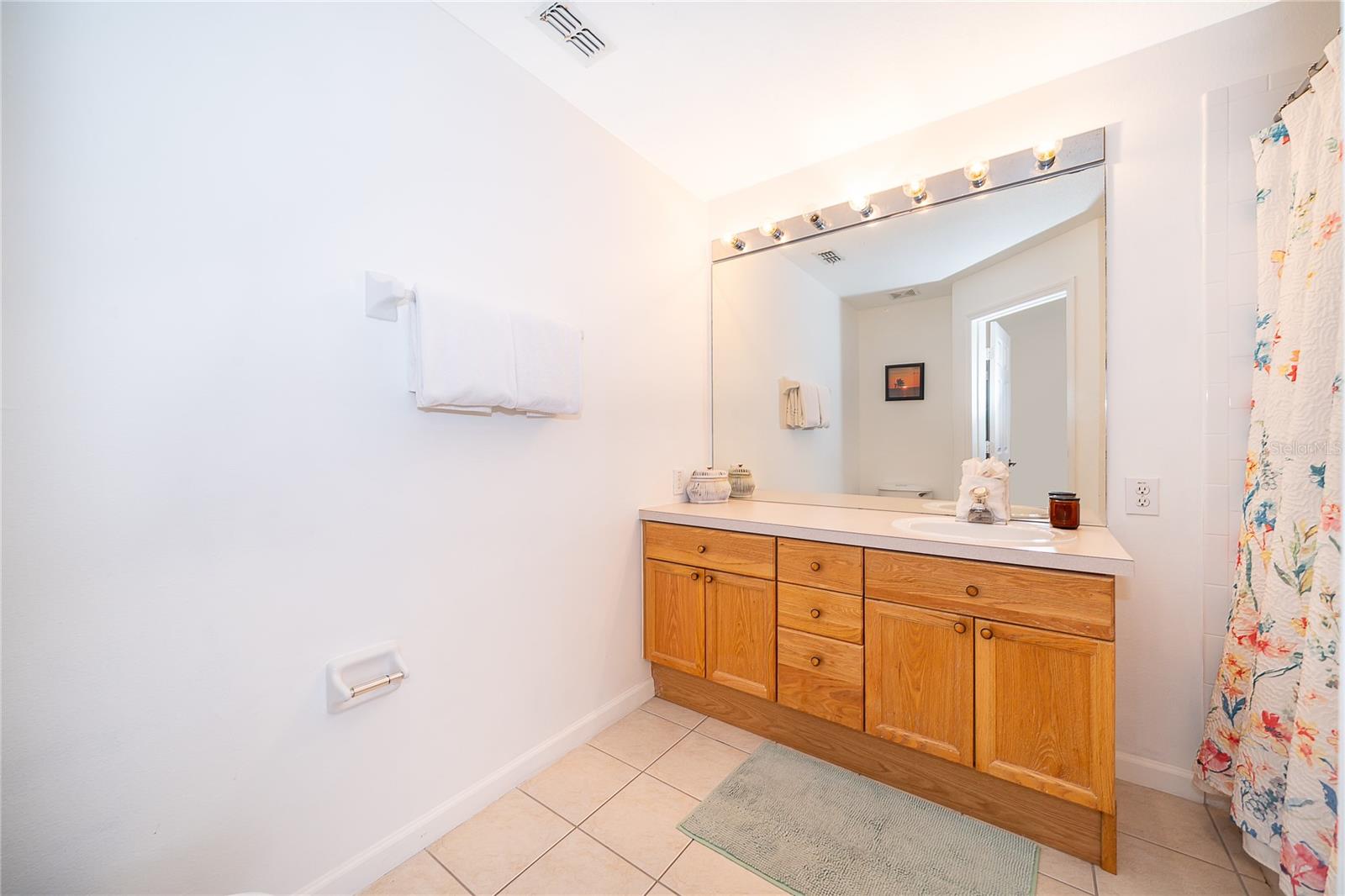 Image 26 of 31 For 2356 Silver Palm Drive