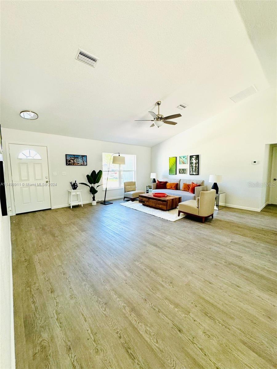 Image 24 of 34 For 13731 89th Circle