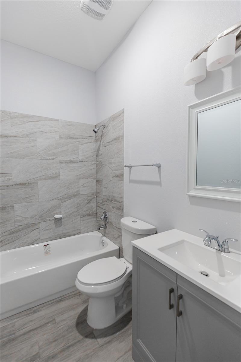 Image 14 of 17 For 309 Dundee Drive