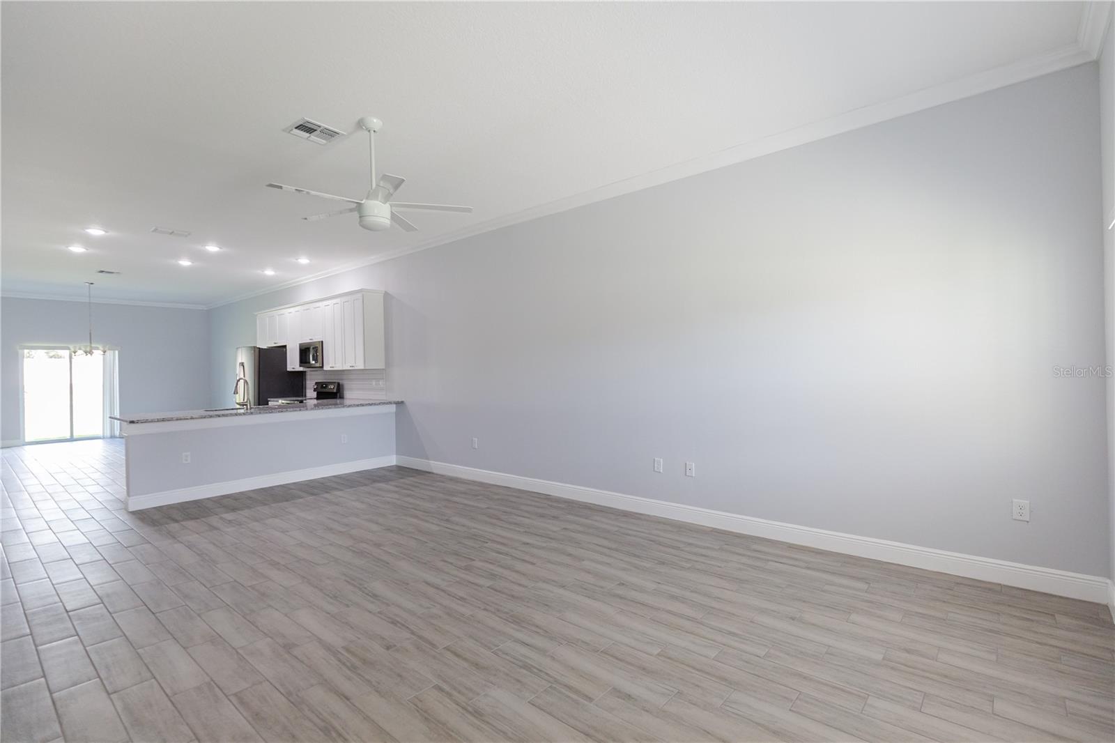 Image 2 of 17 For 309 Dundee Drive