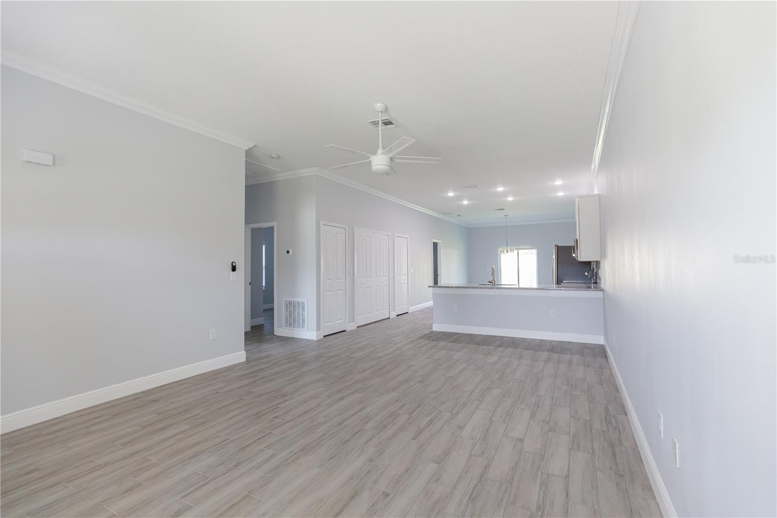 Image 3 of 17 For 309 Dundee Drive