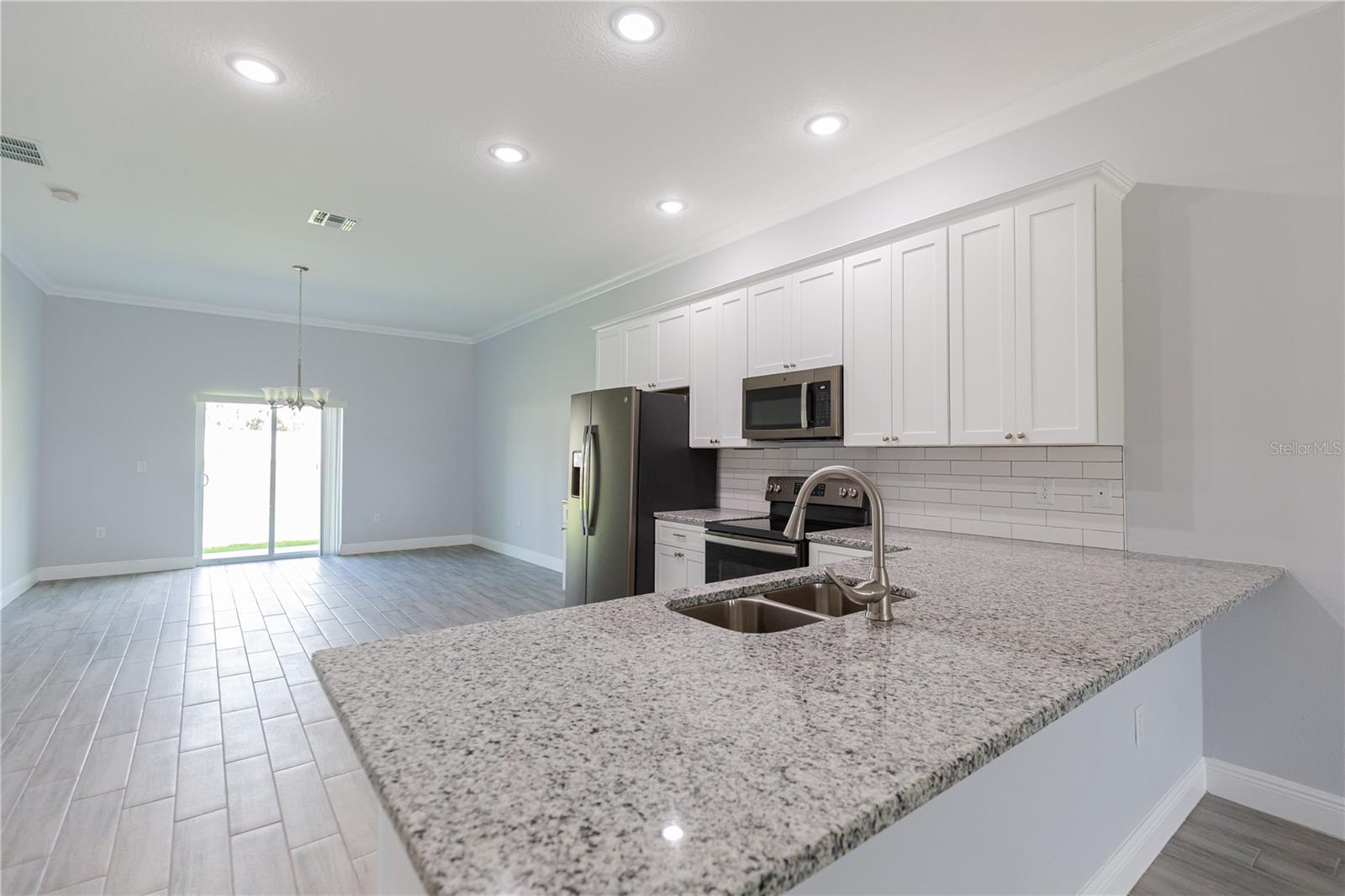 Image 4 of 17 For 309 Dundee Drive