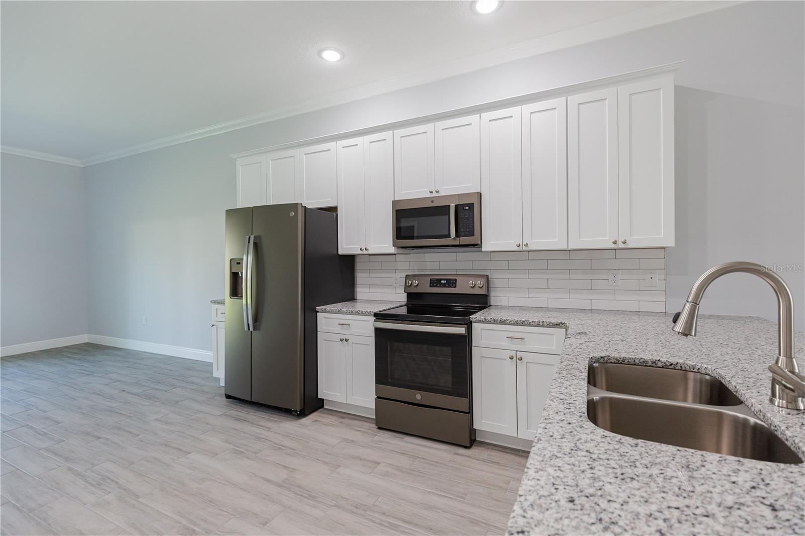 Image 5 of 17 For 309 Dundee Drive