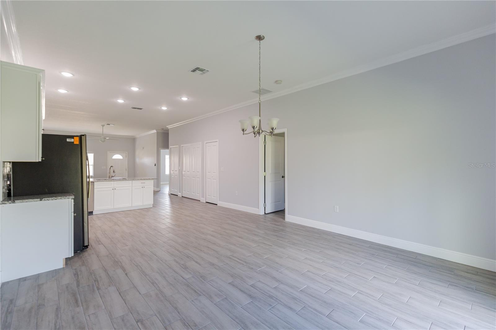 Image 8 of 17 For 309 Dundee Drive