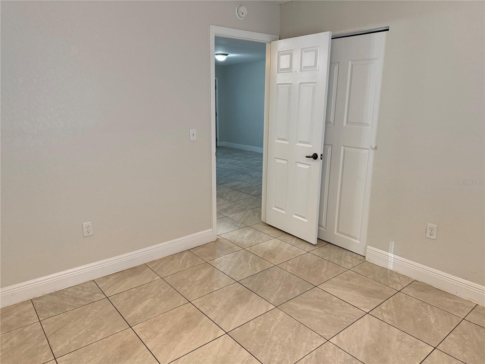 Image 12 of 21 For 1112 Martin Street