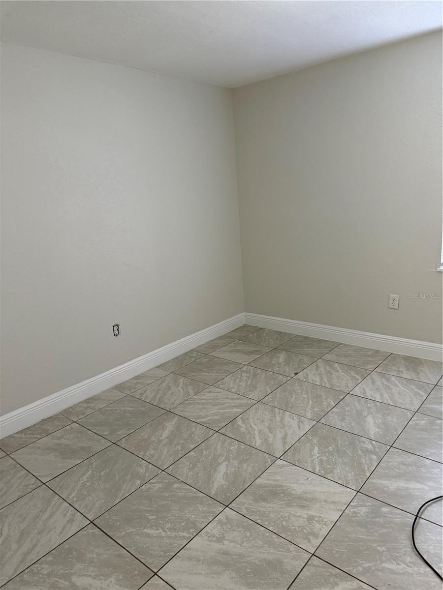 Image 16 of 21 For 1112 Martin Street