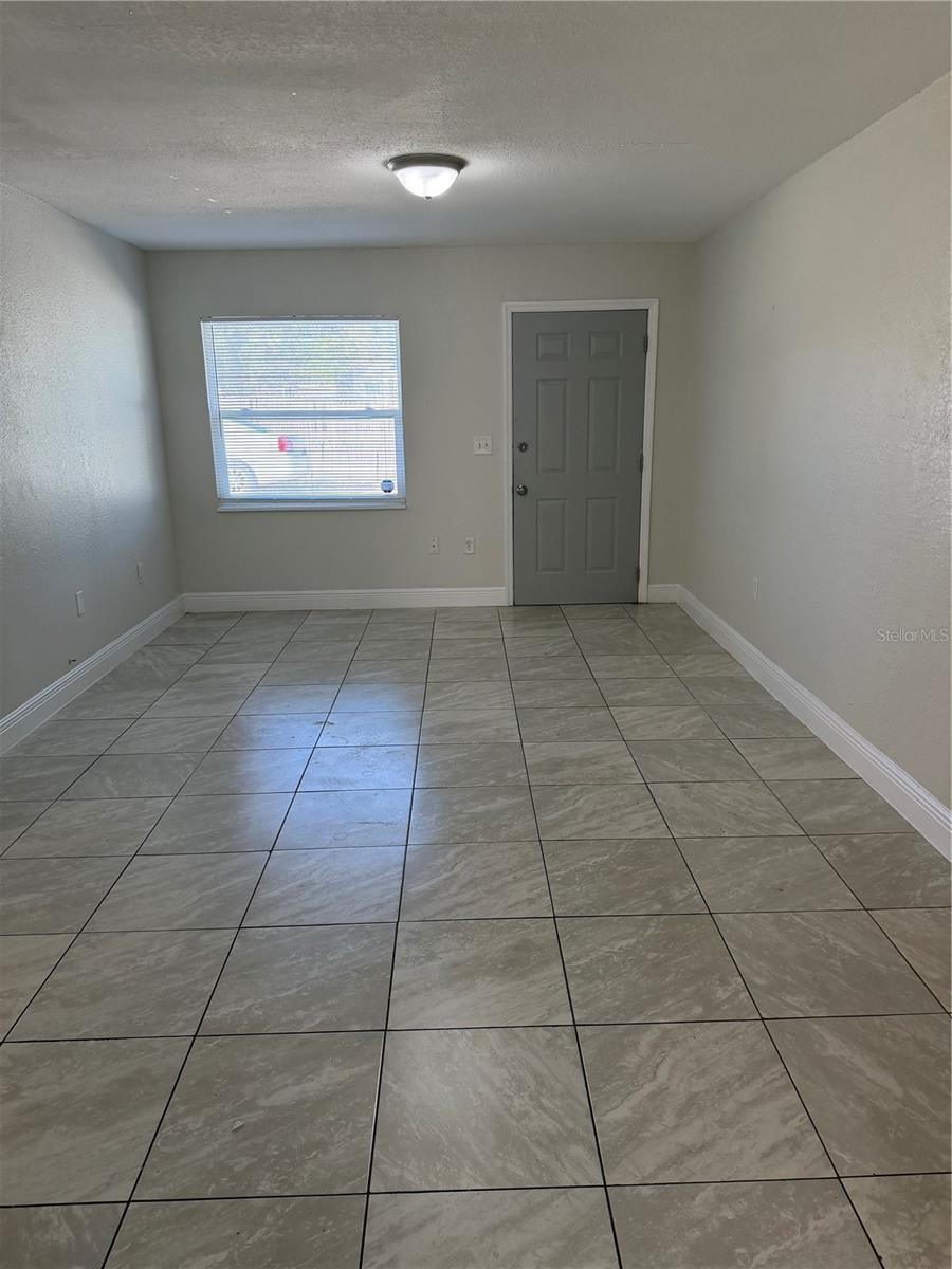 Image 17 of 21 For 1112 Martin Street