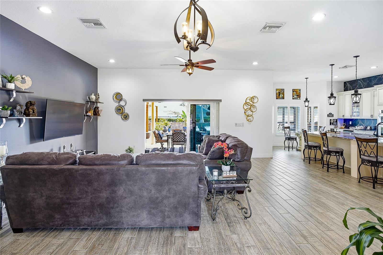 Image 12 of 68 For 3451 Michigan Avenue