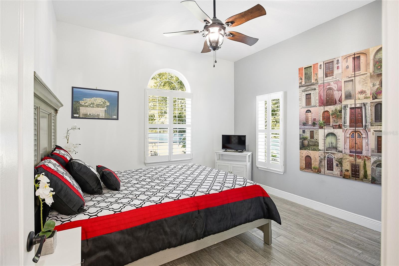 Image 28 of 68 For 3451 Michigan Avenue