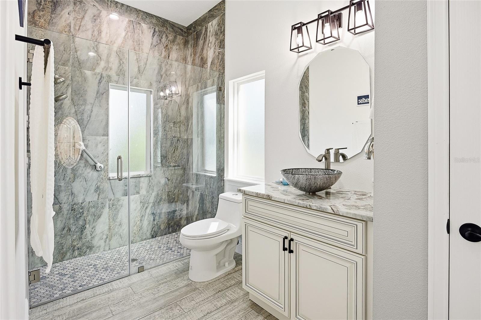 Image 34 of 68 For 3451 Michigan Avenue