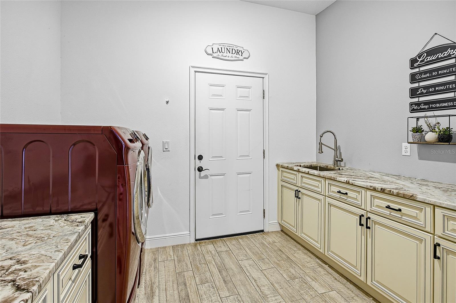 Image 37 of 68 For 3451 Michigan Avenue