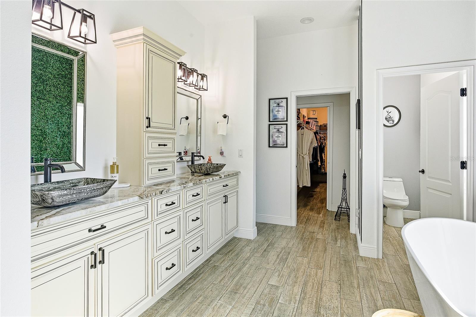 Image 43 of 68 For 3451 Michigan Avenue