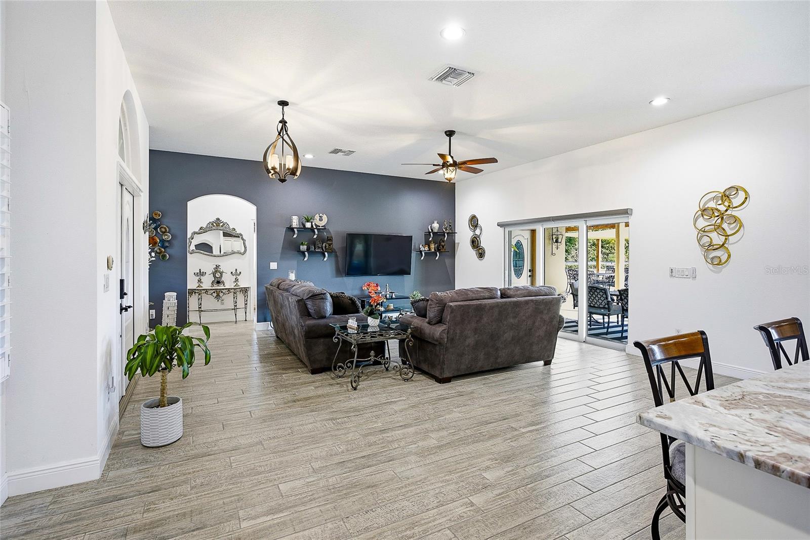 Image 9 of 68 For 3451 Michigan Avenue