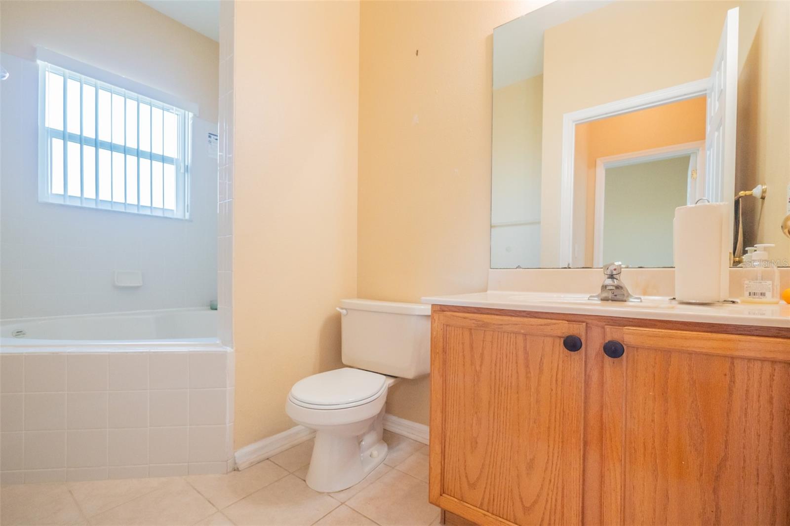 Image 14 of 41 For 193 Aurelia Court