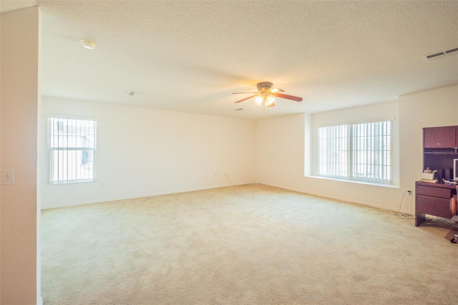 Image 17 of 41 For 193 Aurelia Court