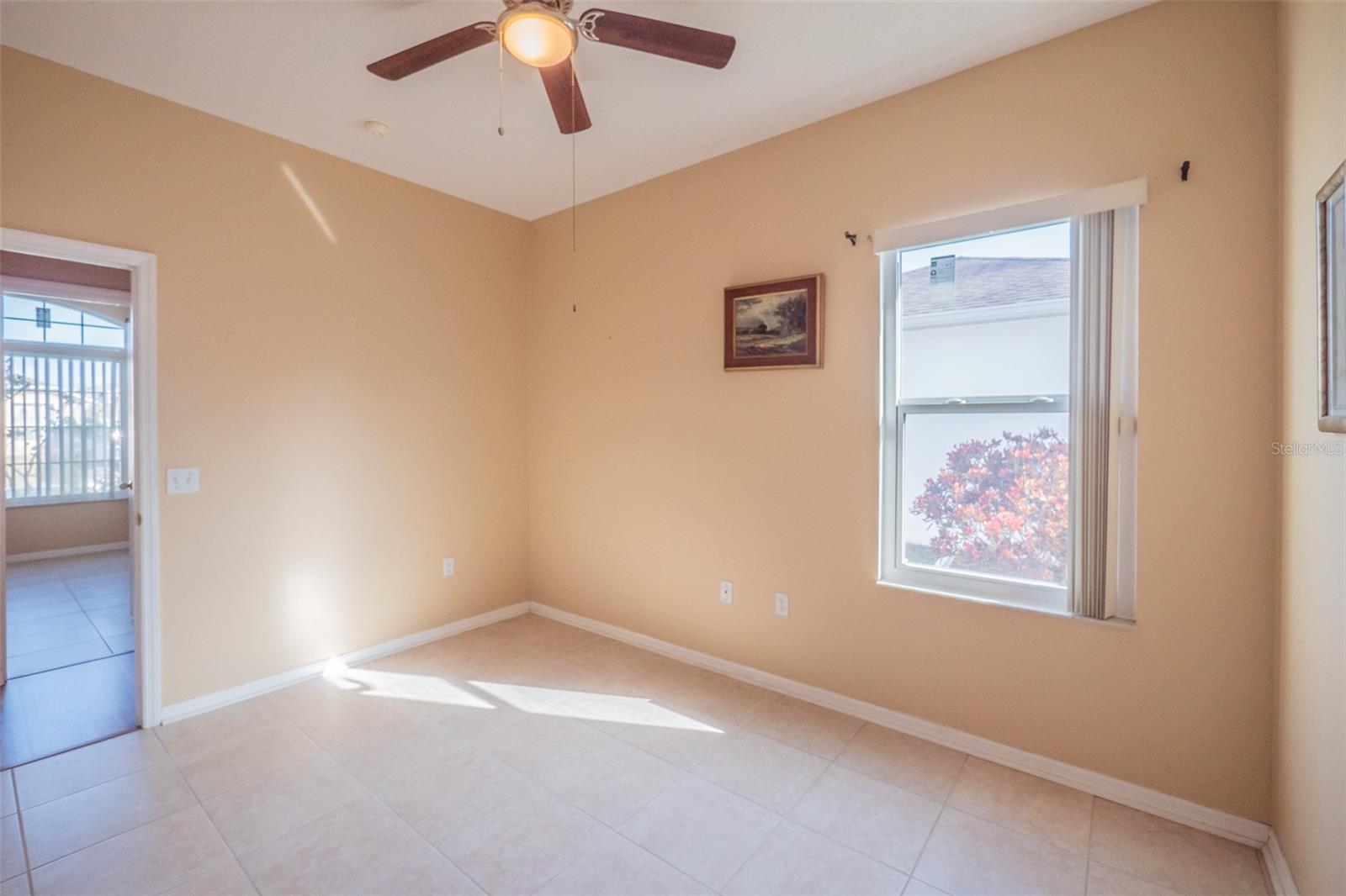 Image 19 of 41 For 193 Aurelia Court