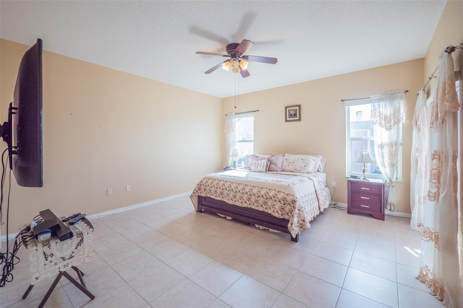 Image 30 of 41 For 193 Aurelia Court