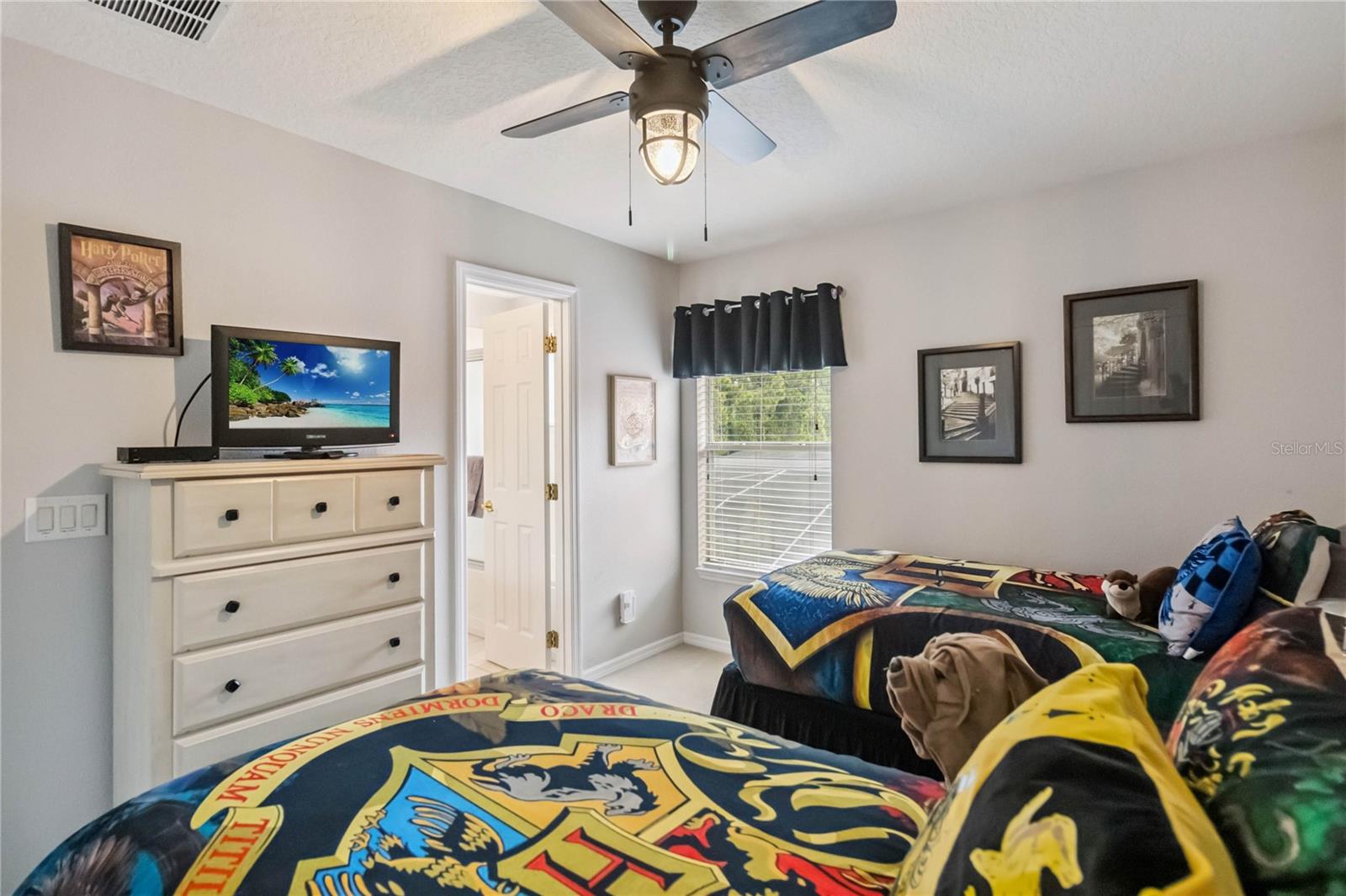 Image 10 of 63 For 163 Tiger Lily Court