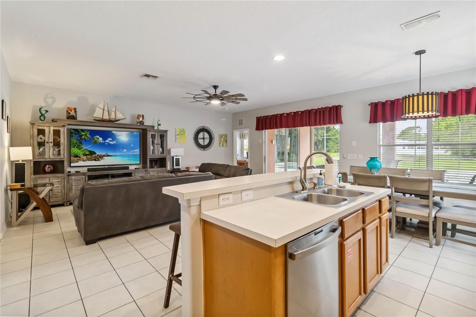 Image 21 of 63 For 163 Tiger Lily Court