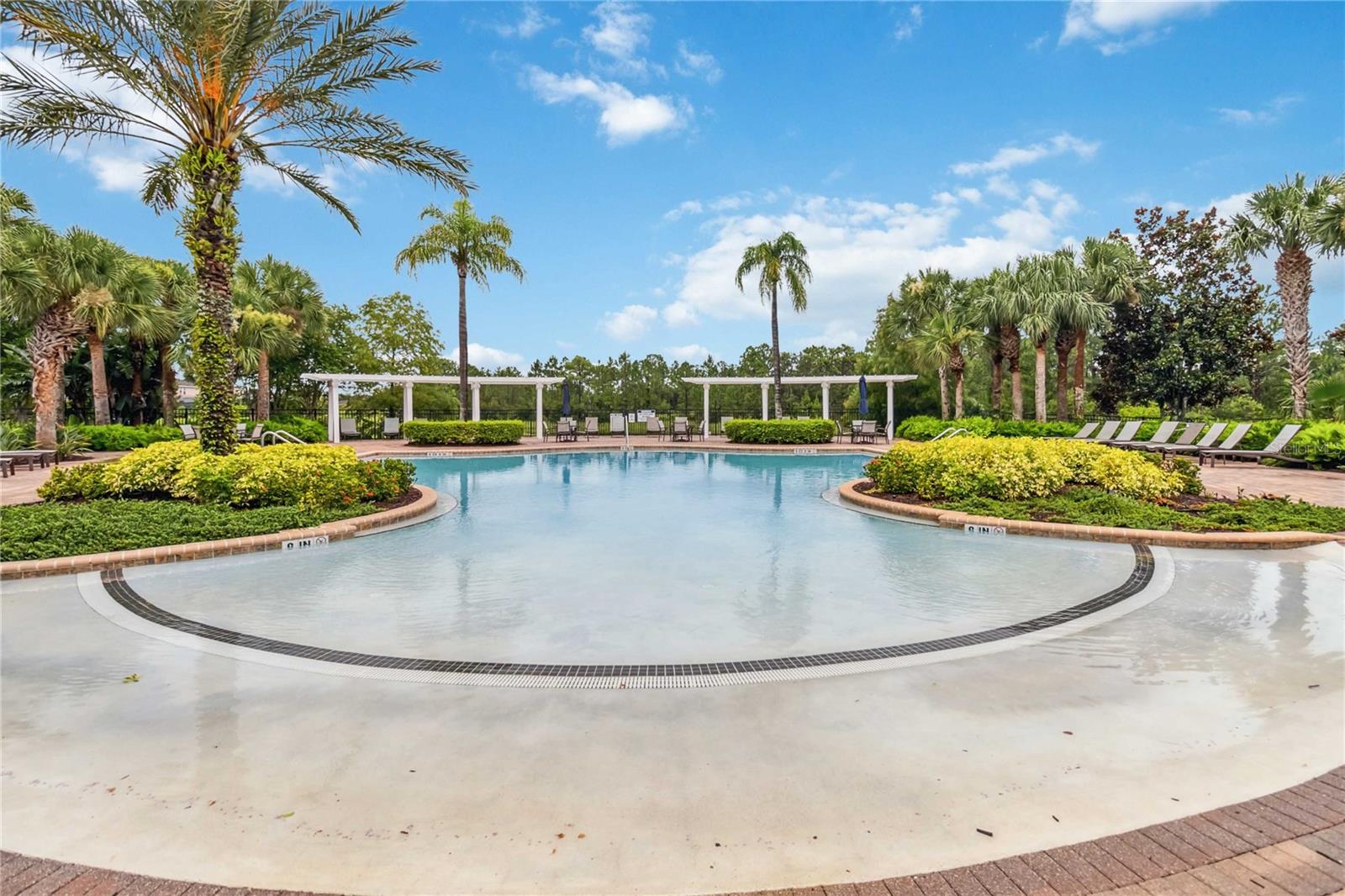 Image 37 of 63 For 163 Tiger Lily Court