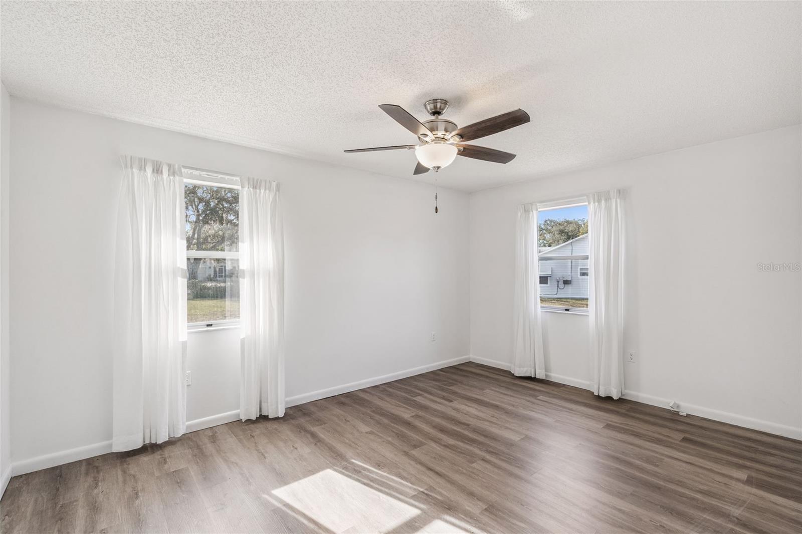 Image 16 of 34 For 1409 New Abbey Avenue