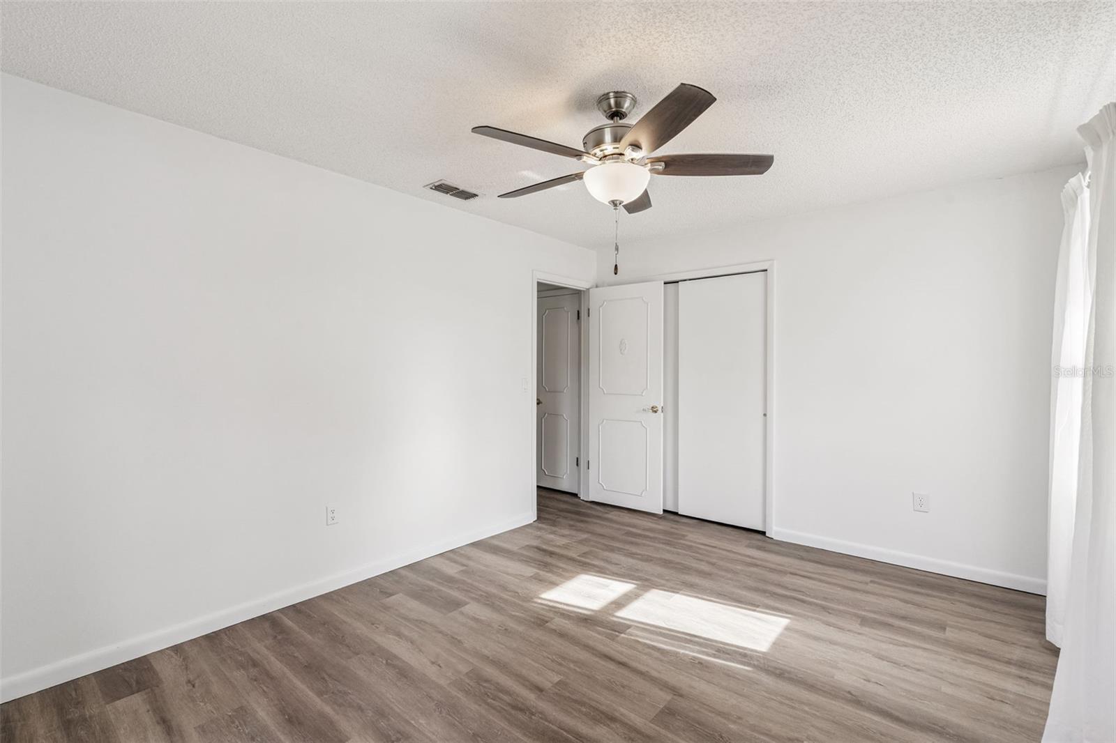 Image 17 of 34 For 1409 New Abbey Avenue