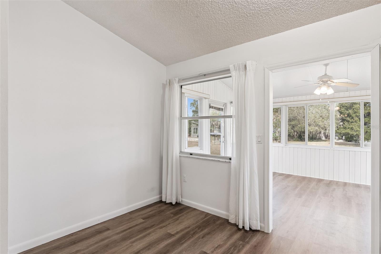 Image 23 of 34 For 1409 New Abbey Avenue