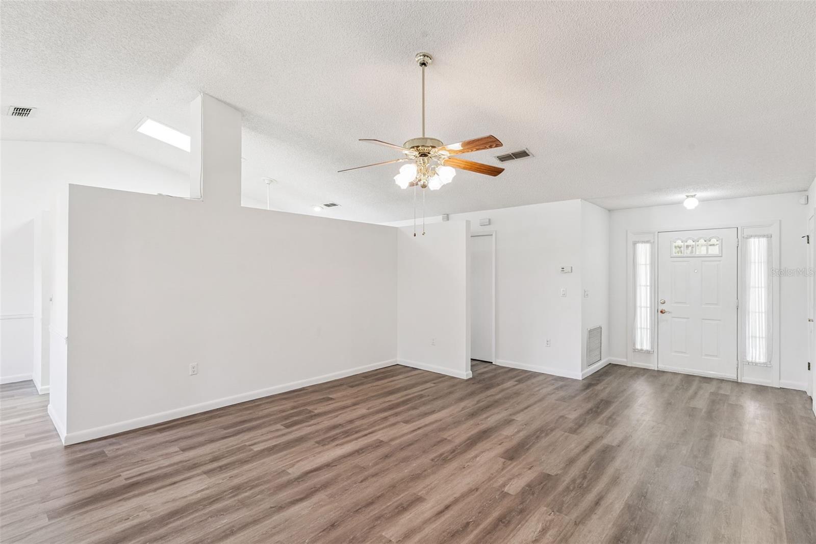 Image 5 of 34 For 1409 New Abbey Avenue