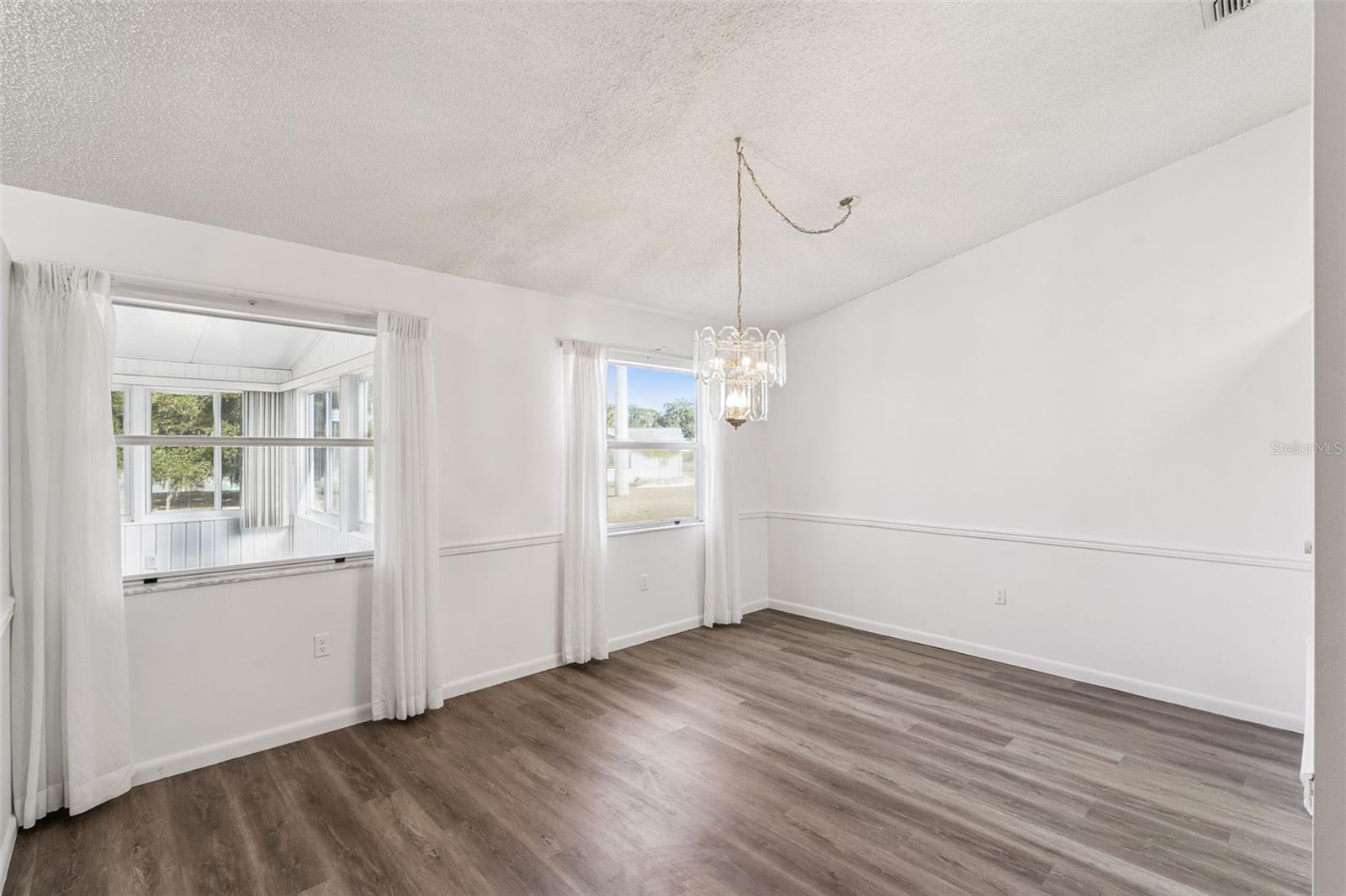 Image 8 of 34 For 1409 New Abbey Avenue