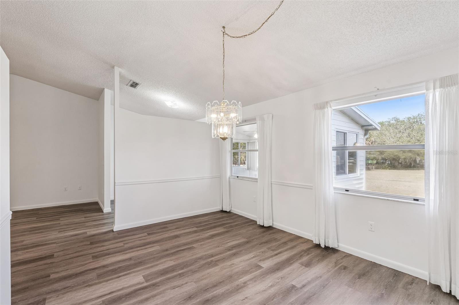 Image 9 of 34 For 1409 New Abbey Avenue