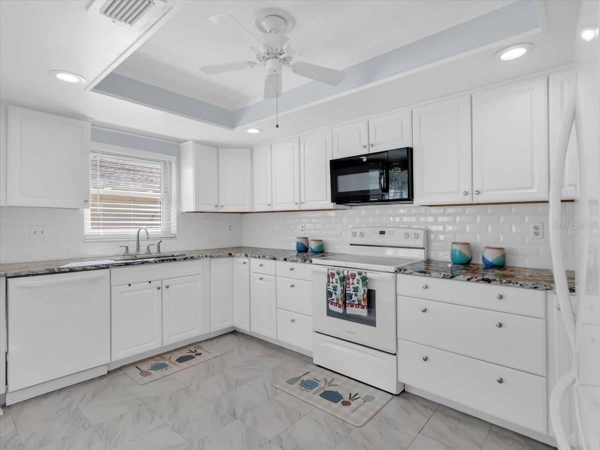 Image 14 of 40 For 1810 Atrium Drive