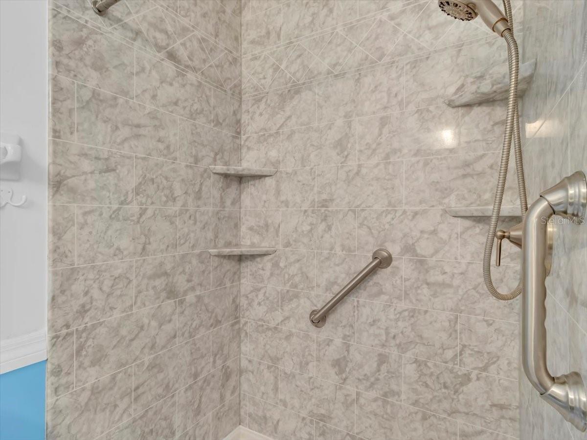 Image 24 of 40 For 1810 Atrium Drive