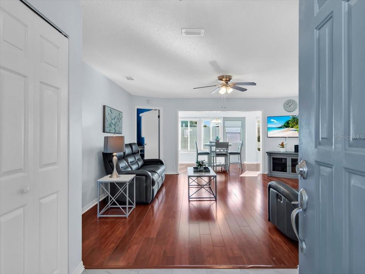 Image 6 of 40 For 1810 Atrium Drive