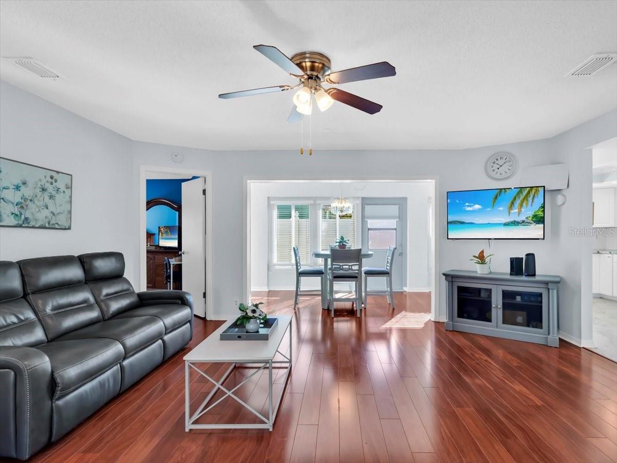 Image 7 of 40 For 1810 Atrium Drive