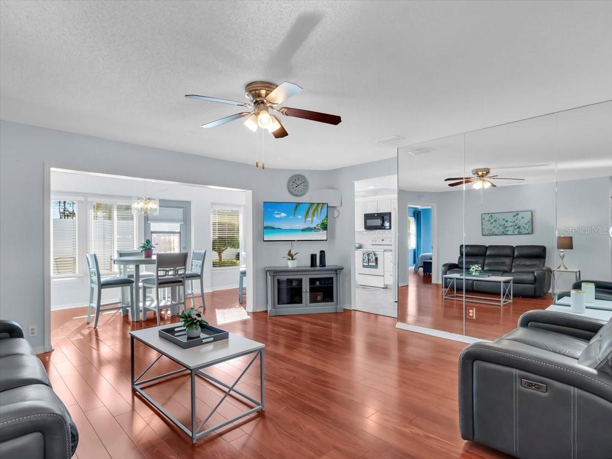 Image 8 of 40 For 1810 Atrium Drive