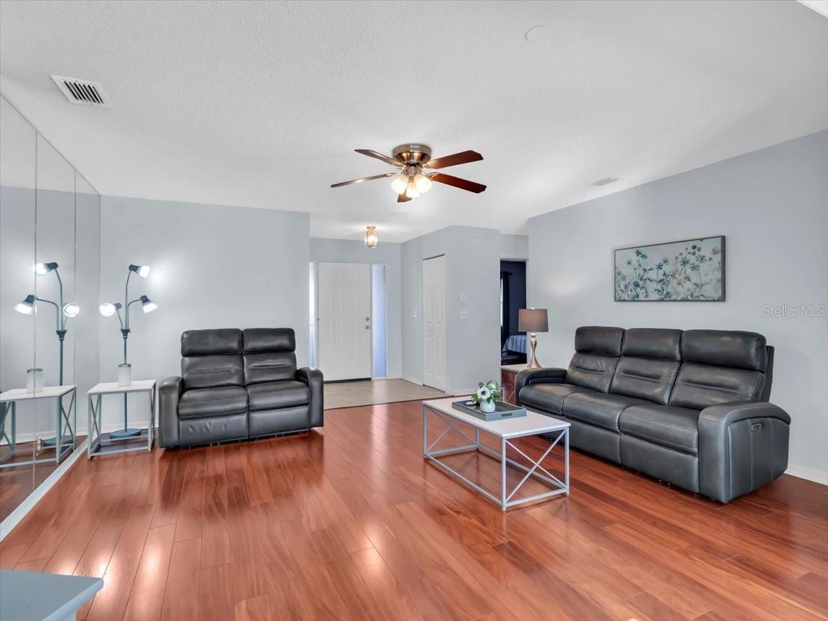 Image 9 of 40 For 1810 Atrium Drive