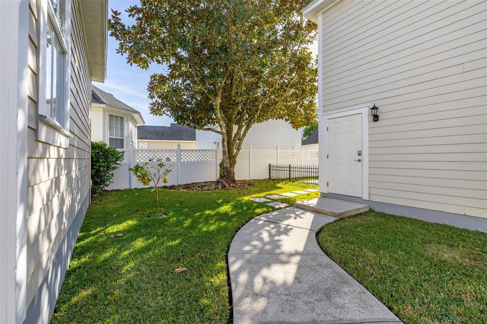 Image 76 of 99 For 928 Spring Park Loop