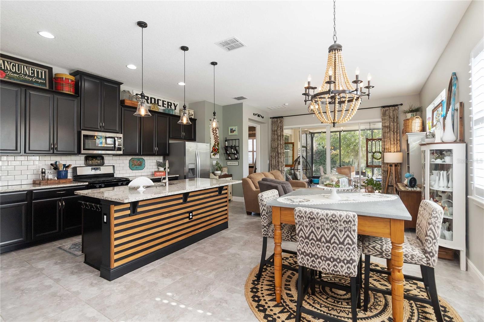 Image 13 of 57 For 2463 Datura Loop