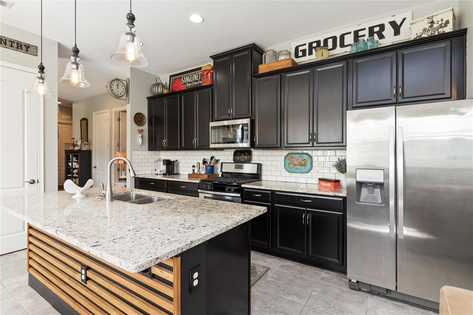 Image 15 of 57 For 2463 Datura Loop