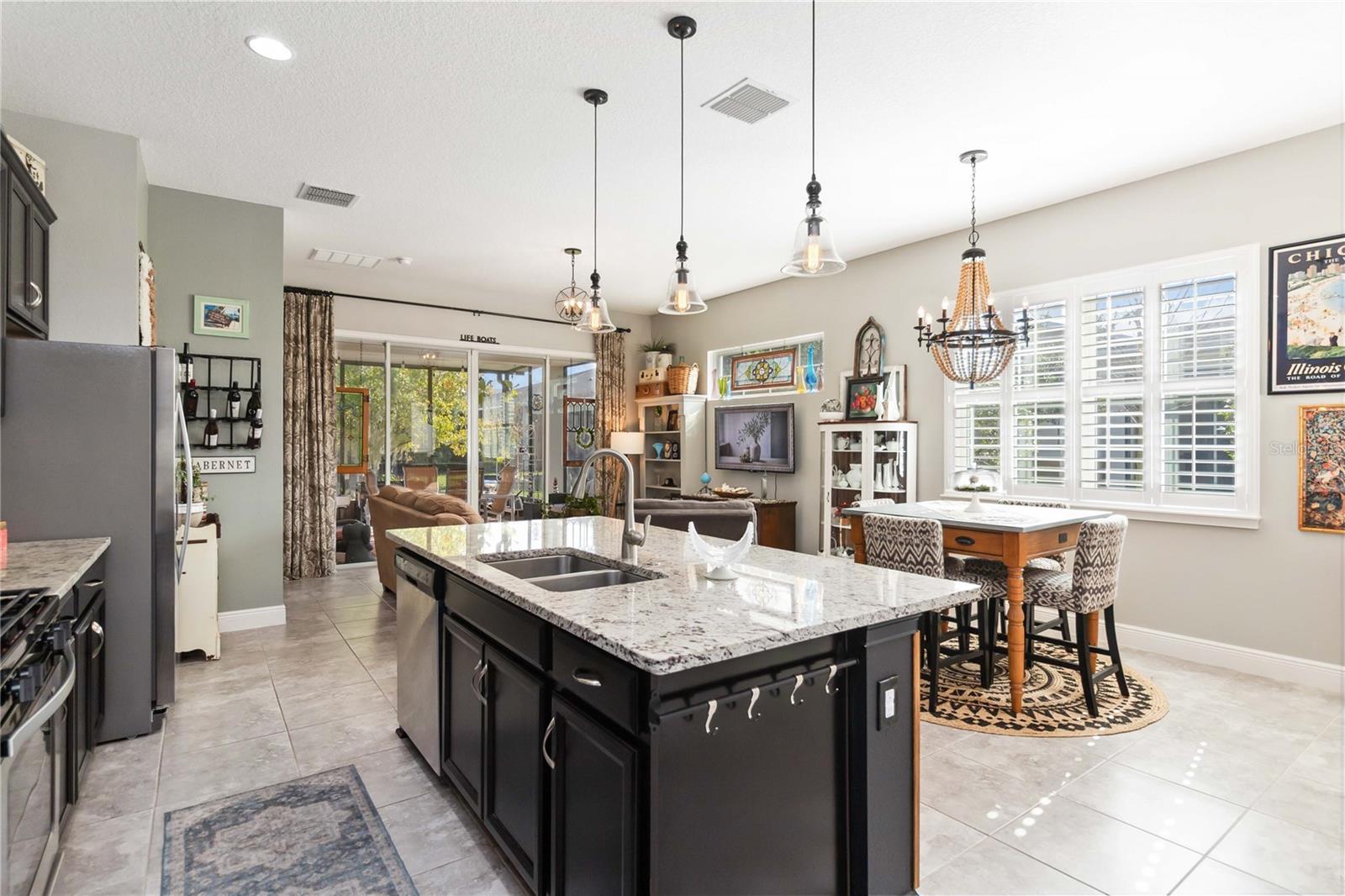 Image 17 of 57 For 2463 Datura Loop