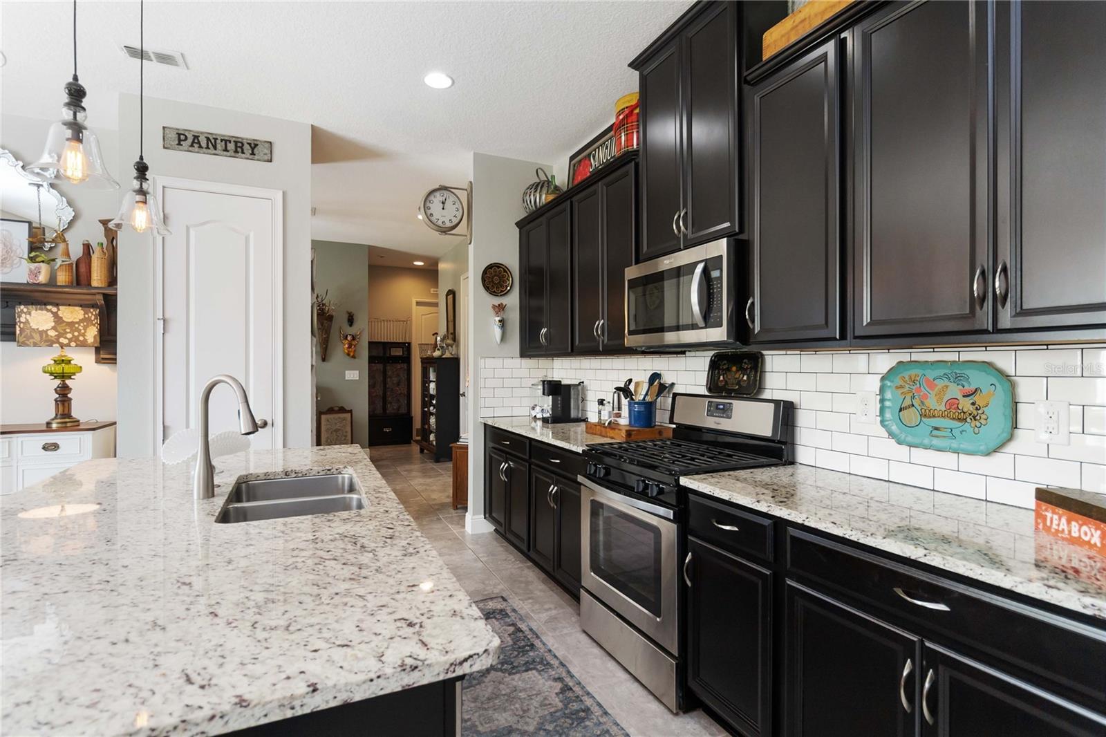 Image 18 of 57 For 2463 Datura Loop