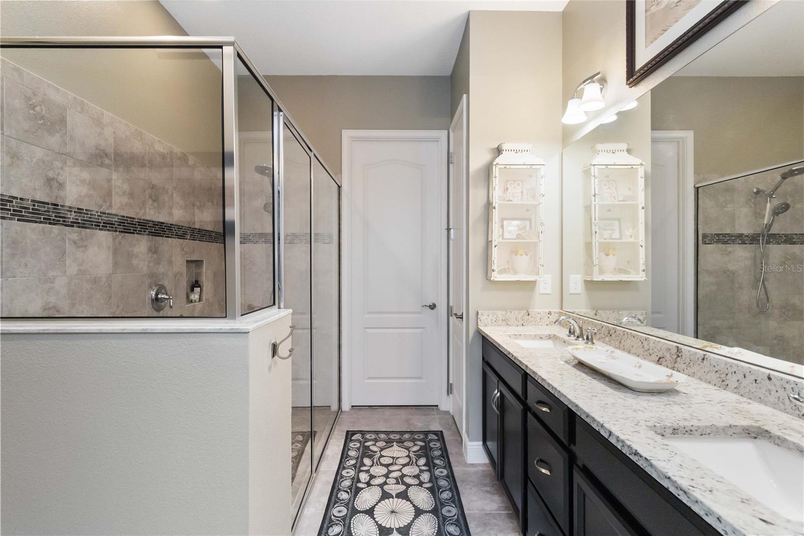 Image 22 of 57 For 2463 Datura Loop