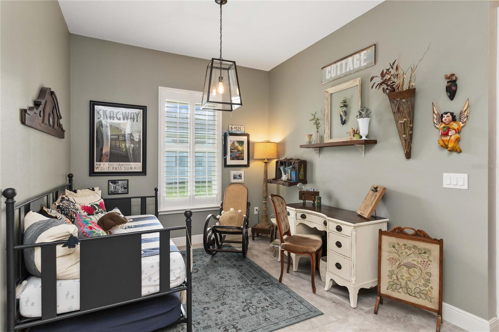 Image 26 of 57 For 2463 Datura Loop