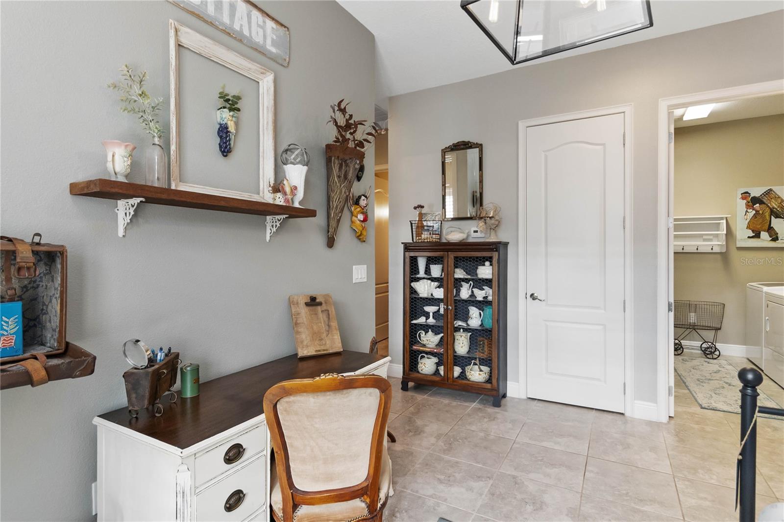 Image 28 of 57 For 2463 Datura Loop